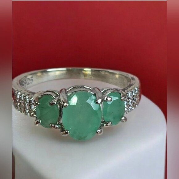 925 Sterling Silvet Ring with Natural Emerald Gemstones & Cz - Picture 6 of 9
